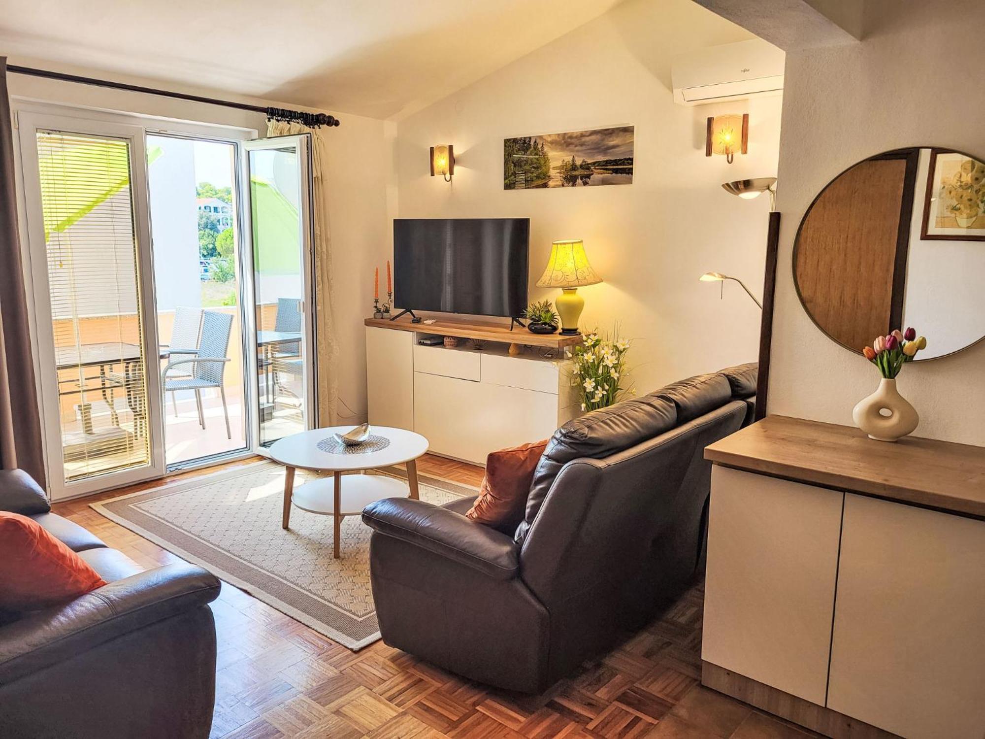 Holiday Home Ive By Interhome Petrcane Eksteriør bilde