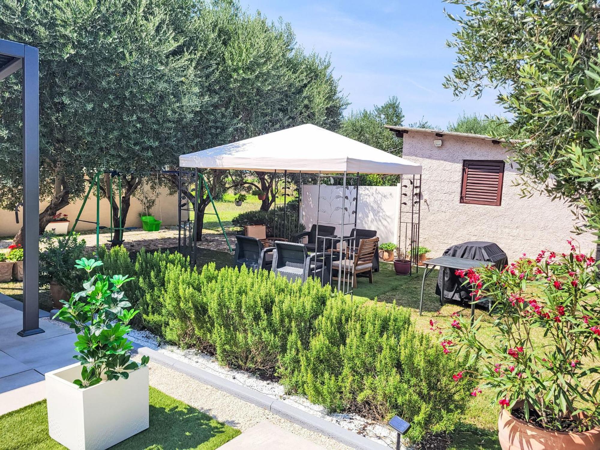 Holiday Home Ive By Interhome Petrcane Eksteriør bilde