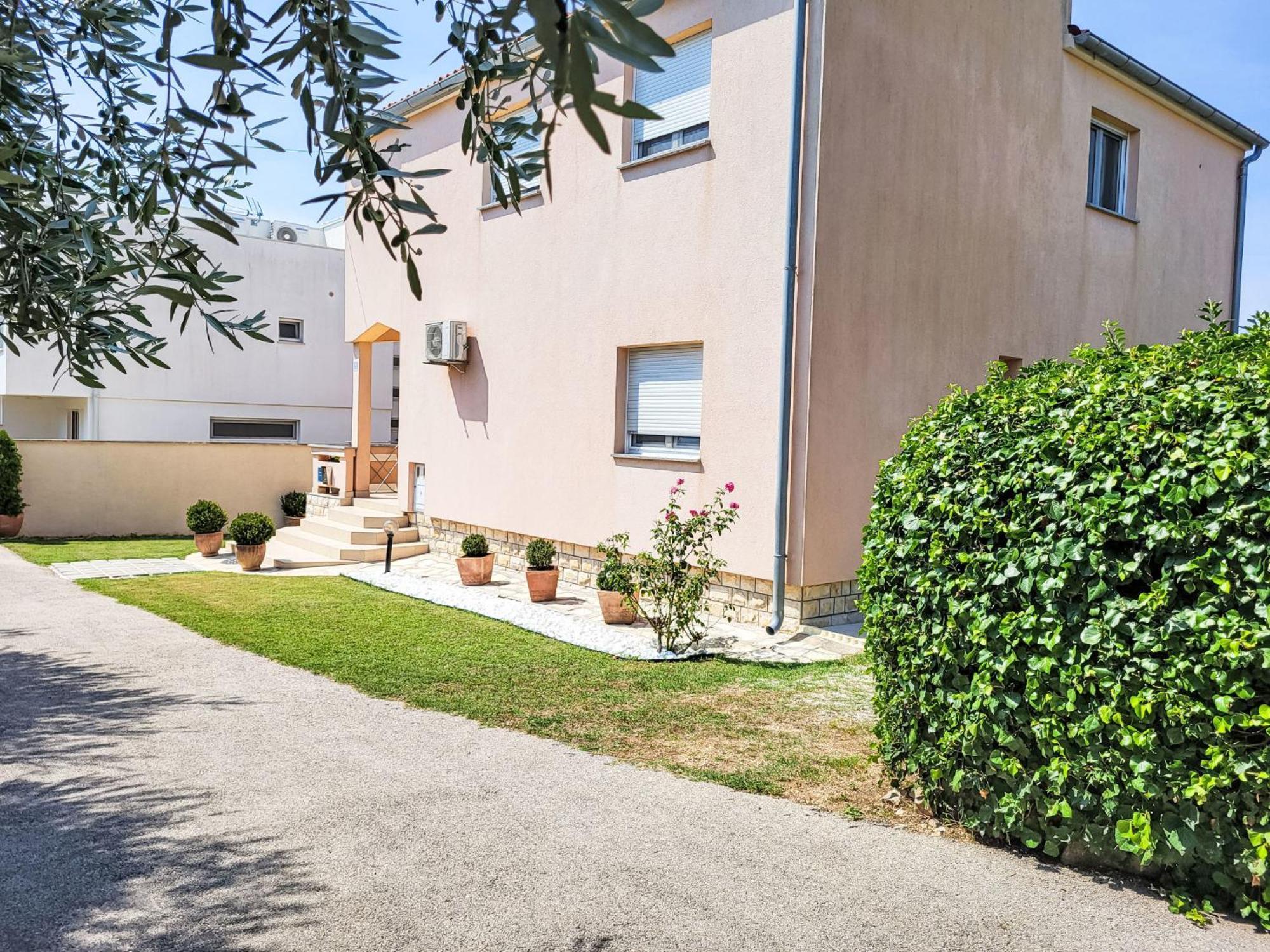 Holiday Home Ive By Interhome Petrcane Eksteriør bilde